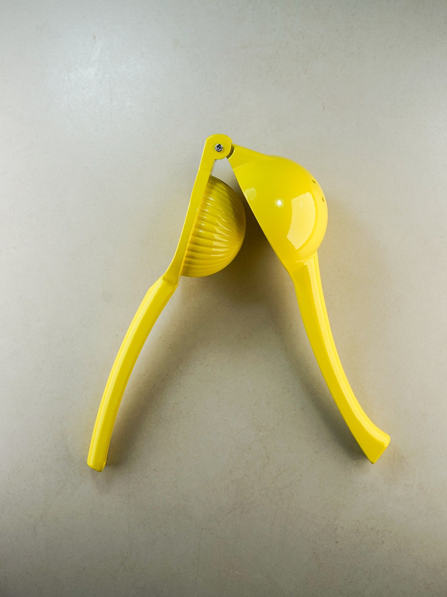 Citrus press yellow