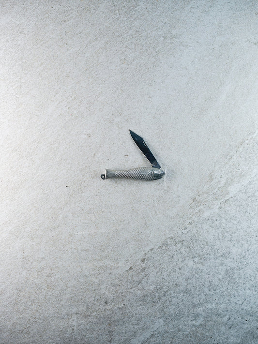 Folding knife fish