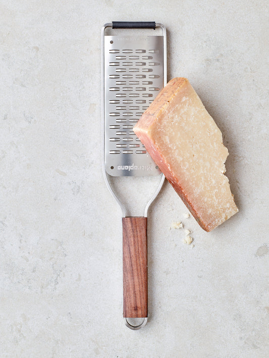 Grater with handle