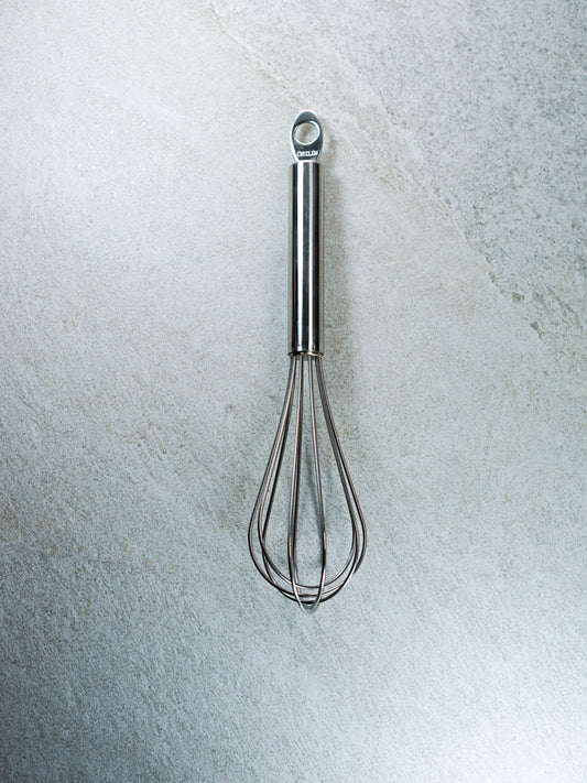 Balloon whisk between